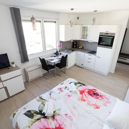 Studio Apartman Moonlight Ζαντάρ Εξωτερικό φωτογραφία
