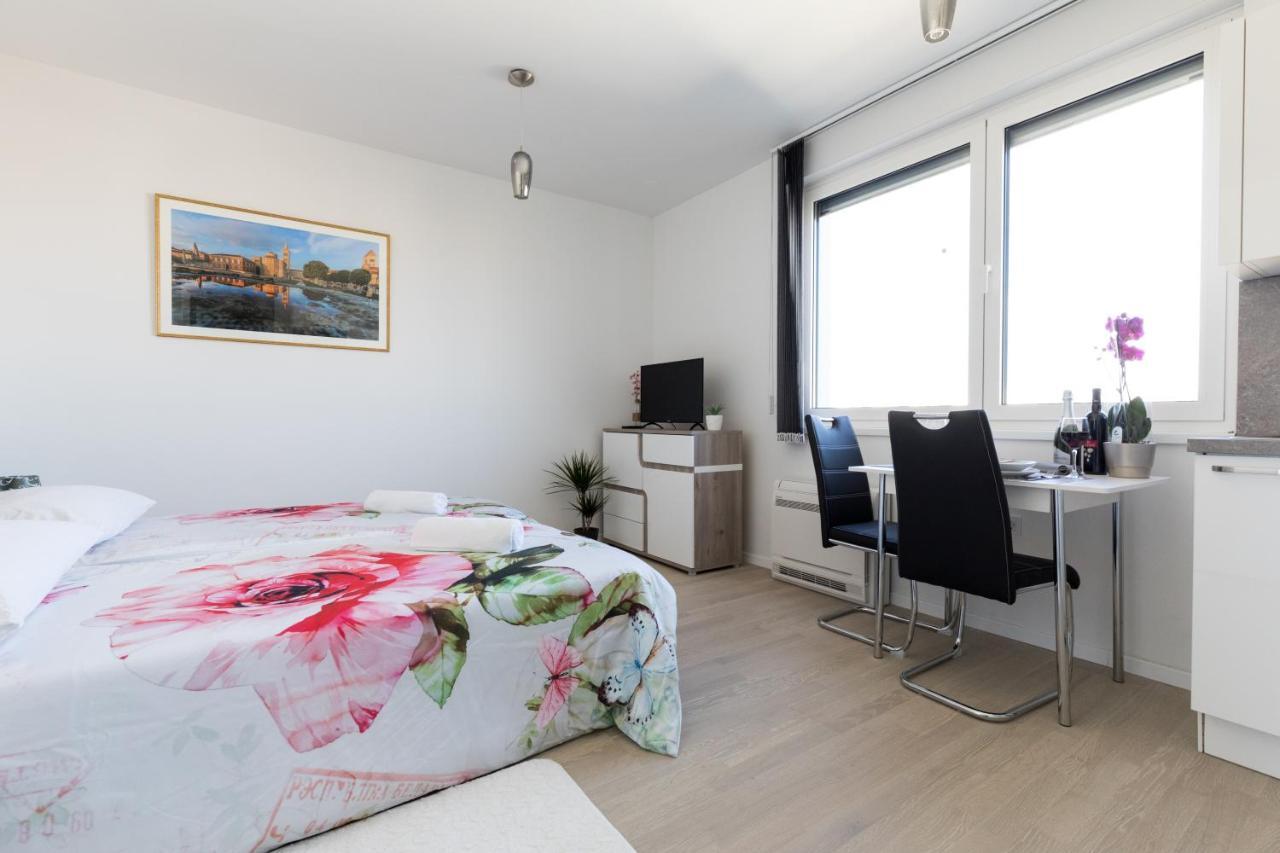 Studio Apartman Moonlight Ζαντάρ Εξωτερικό φωτογραφία
